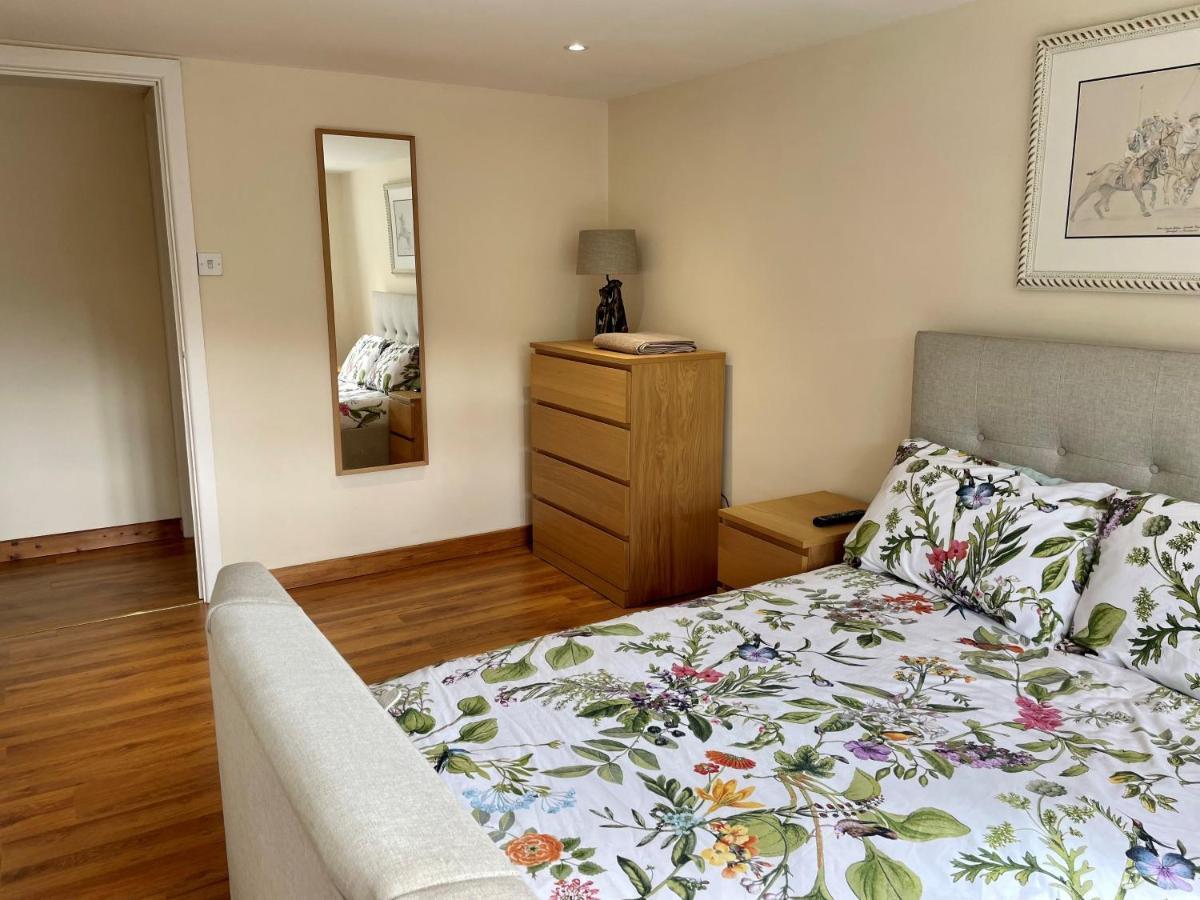 The Annex At Pantglas Farm Pontyclun ภายนอก รูปภาพ